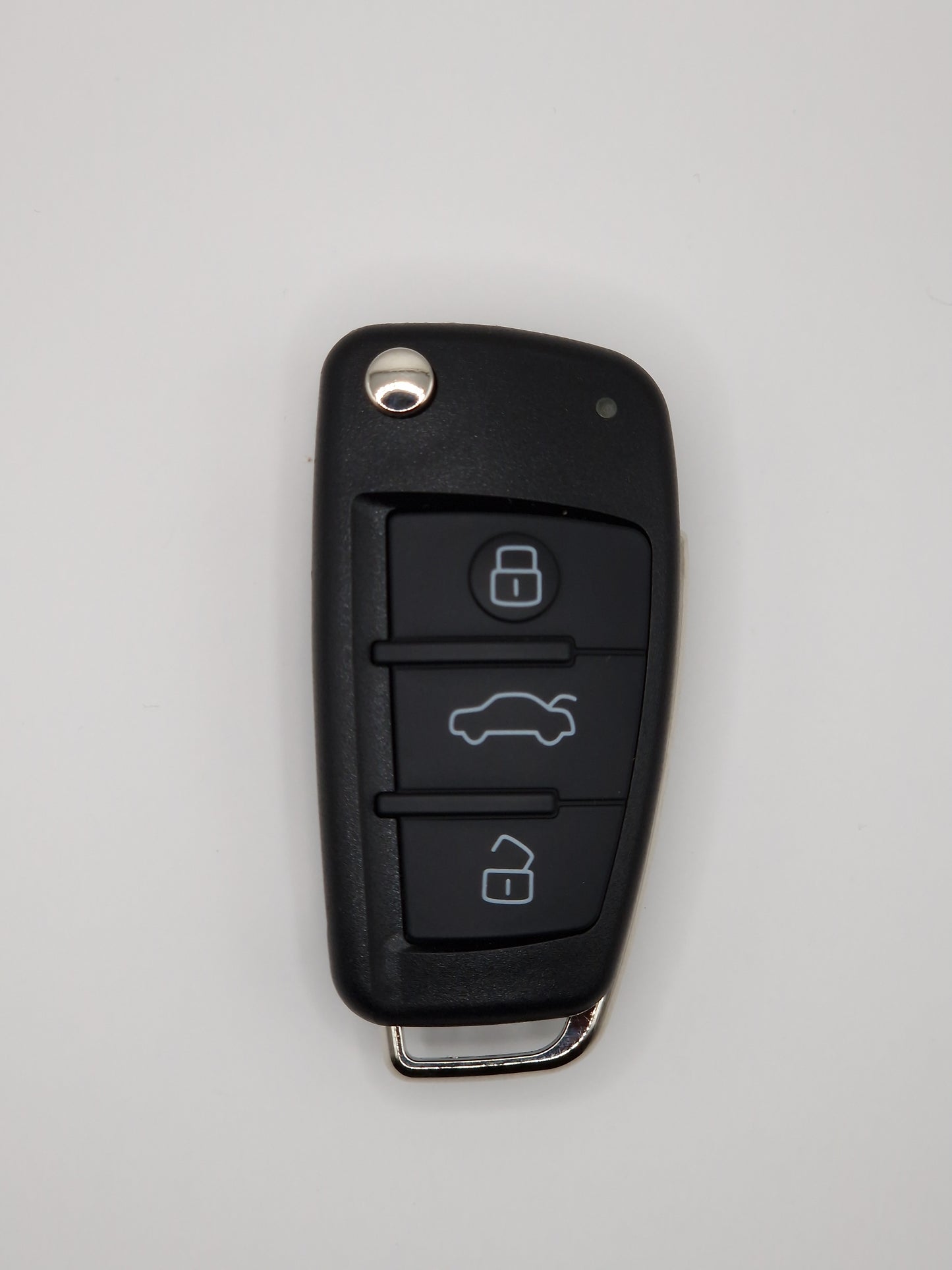 Aftermarket A3 / S3 / TT 3 button flip remote key 8P